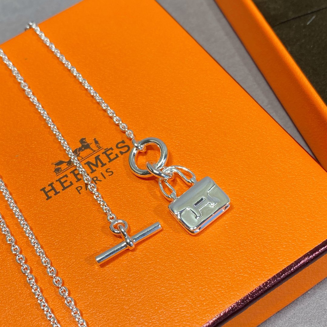 [Vellora Opalyn]CONSTANCE PEDANT SILVER NECKLACE