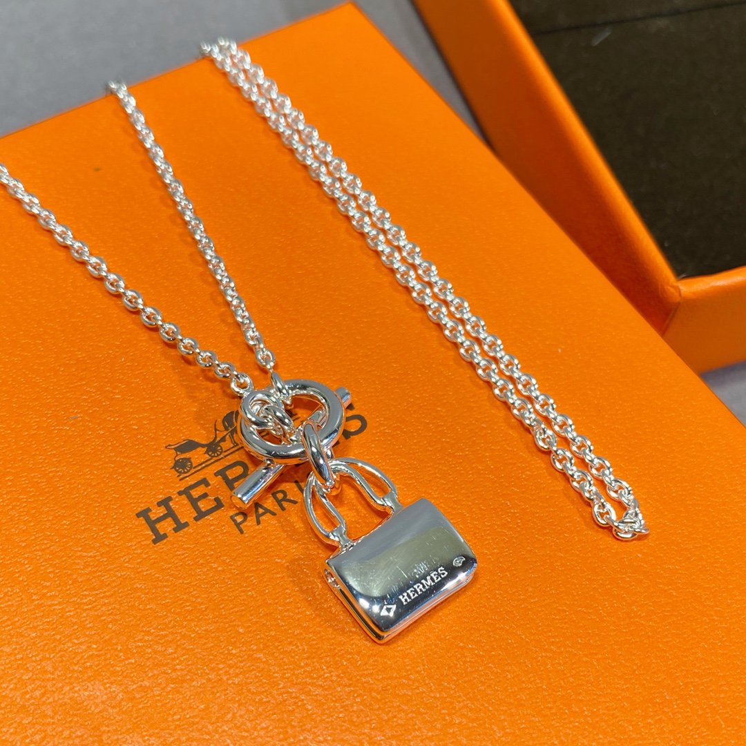 [Vellora Opalyn]CONSTANCE PEDANT SILVER NECKLACE