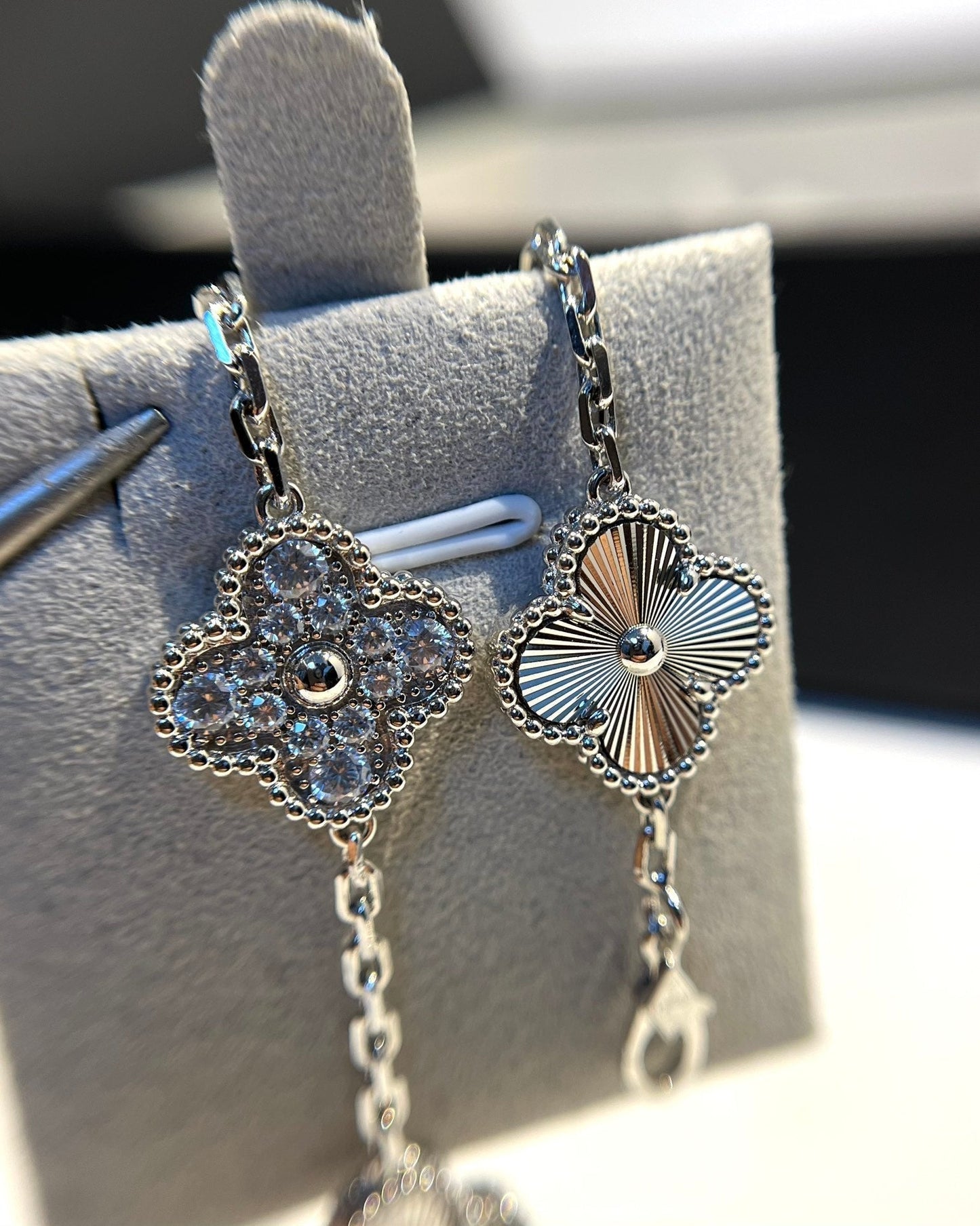 [Vellora Opalyn]CLOVER 5 MOTIF SILVER DIAMOND BRACELET