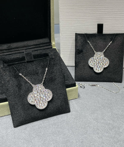 [Vellora Opalyn]CLOVER 25MM LARGE PENDANT DIAMOND PAVED SILVER NECKLACE