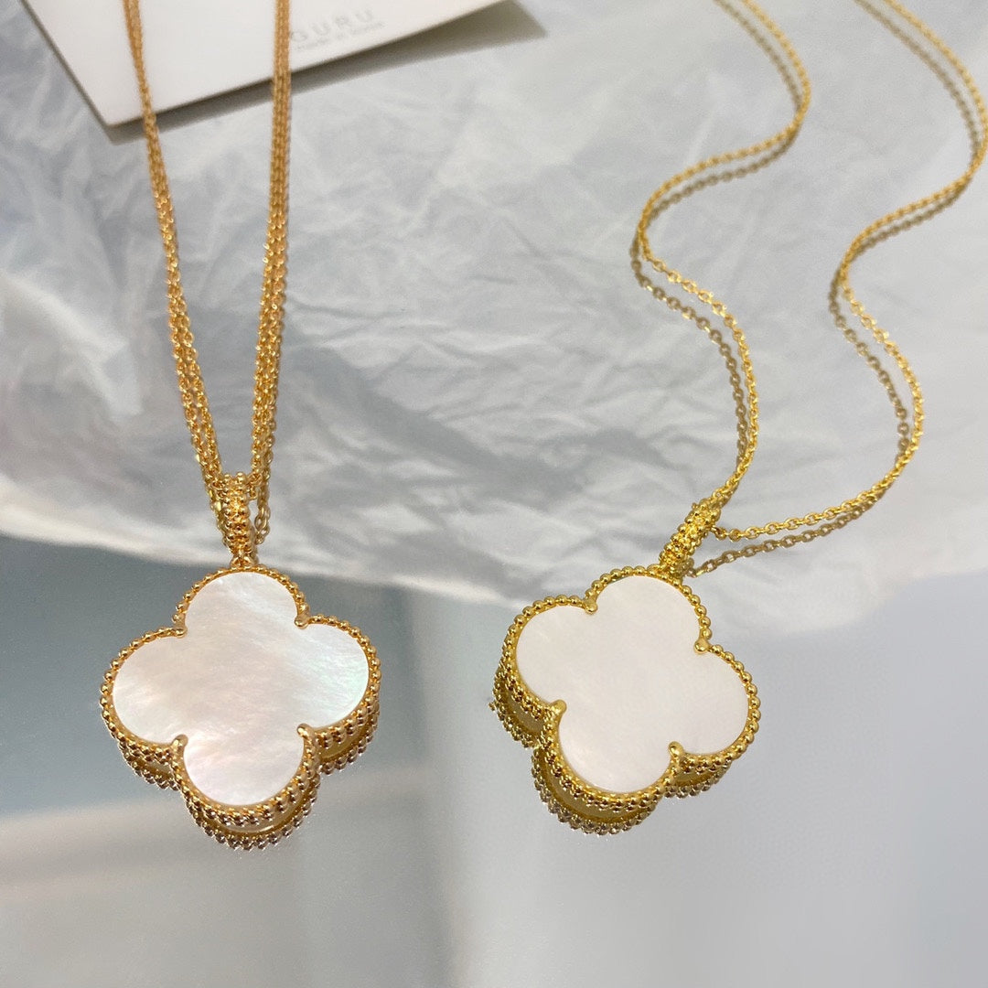 [Vellora Opalyn]CLOVER 25MM MOP LARGE PENDANT NECKLACE