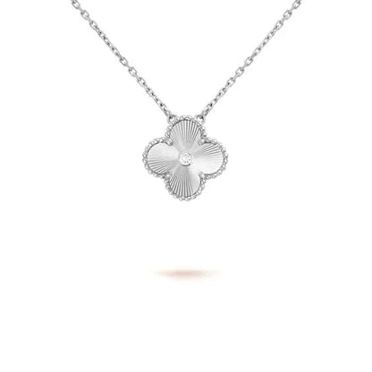 [Vellora Opalyn] CLOVER  15MM DIAMOND LASER NECKLACE SILVER