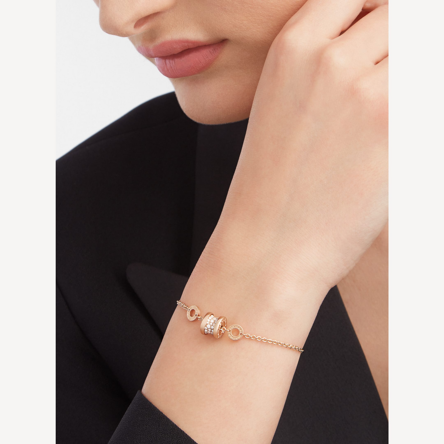 [Vellora Opalyn]ZERO 1 SOFT PINK GOLD WITH PAVED DIAMONDS ON THE SPIRAL BRACELET
