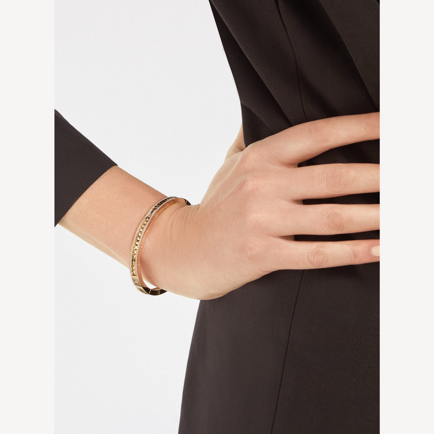 [Vellora Opalyn]ZERO 1 SPIRAL AND PAVED DIAMOND GOLD BRACELET