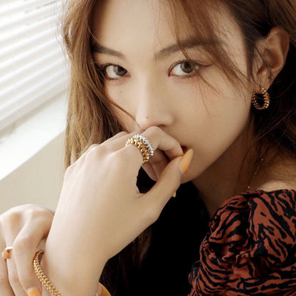 [Vellora Opalyn]CLASH SMALL HOOP EARRINGS