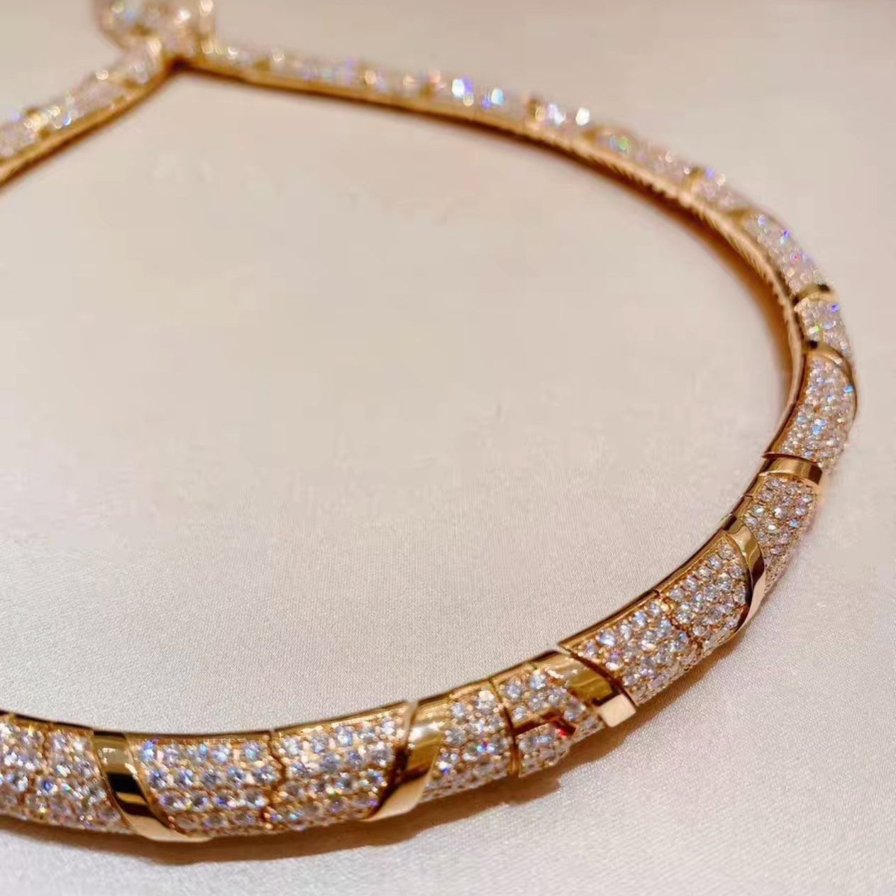 [Vellora Opalyn]HAUTE COUTURE GOLD SERPENTI NECKLACE