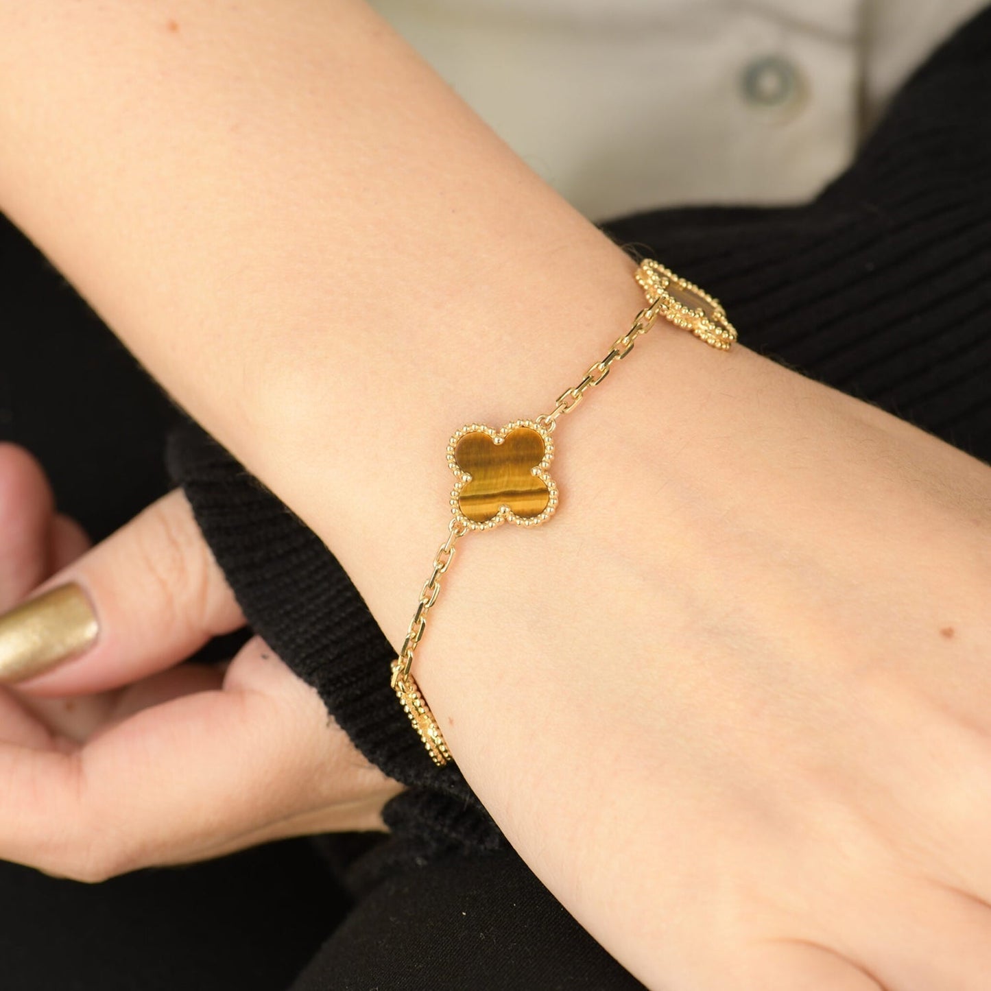 [Vellora Opalyn]CLOVER  5 MOTIFS TIGER EYE BRACELET