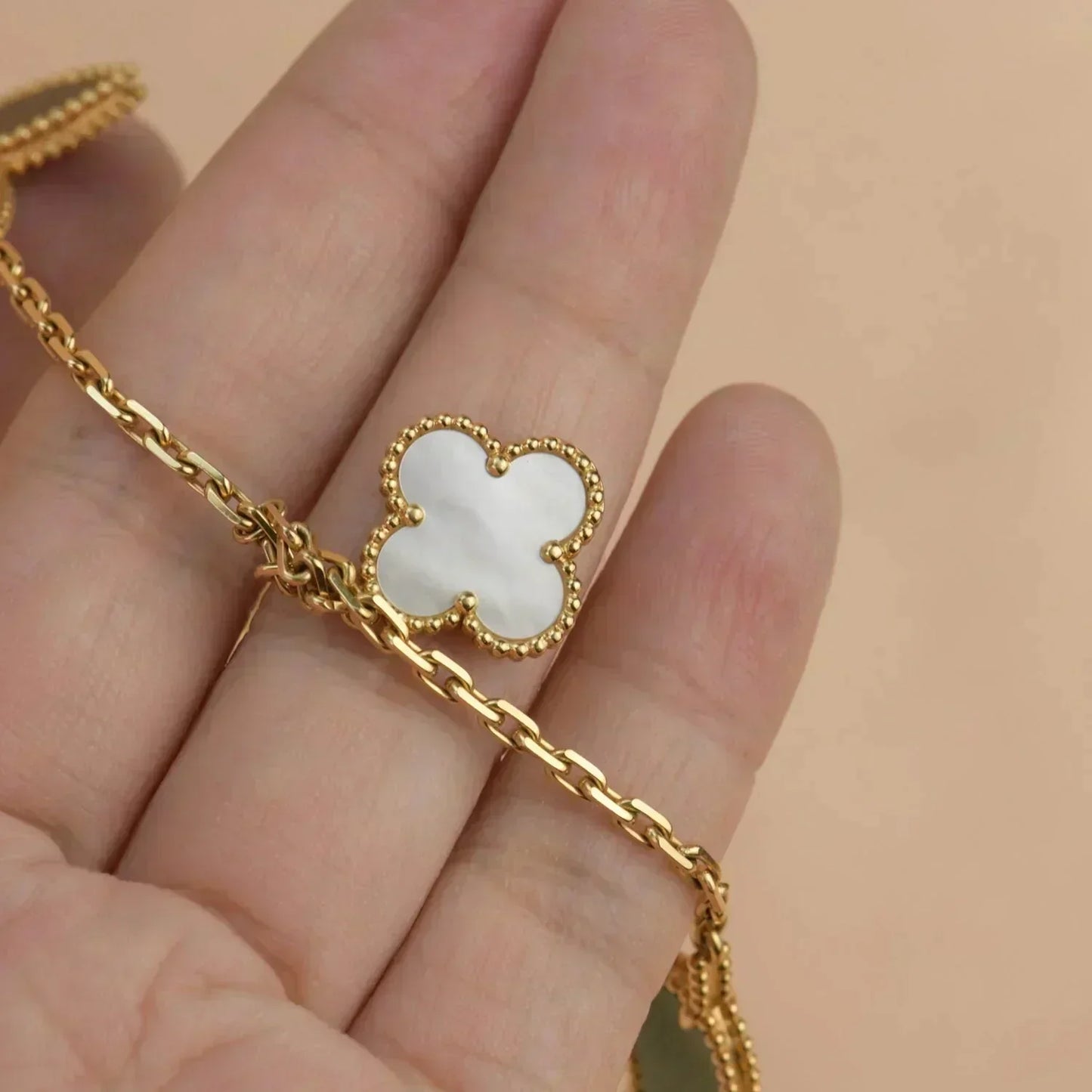 [Vellora Opalyn]LUCKY SPRING 5 MOTIF GOLD BRACELET