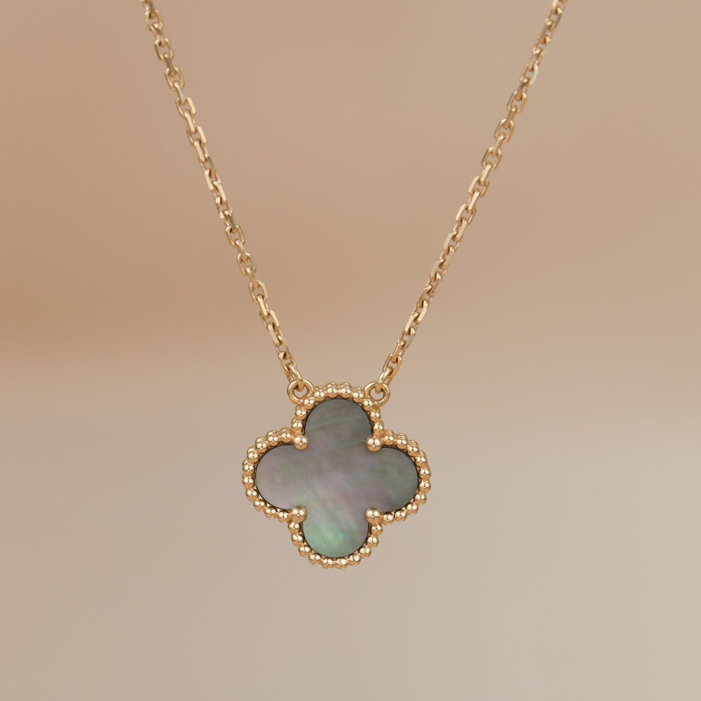 [Vellora Opalyn]CLOVER 15MM  GRAY MOTHER OF PEARL NECKLACE