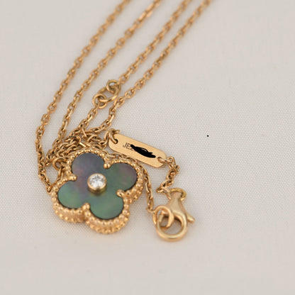 [Vellora Opalyn]CLOVER 15MM DIAMOND AND MOTHER-OF-GREY NECKLACE