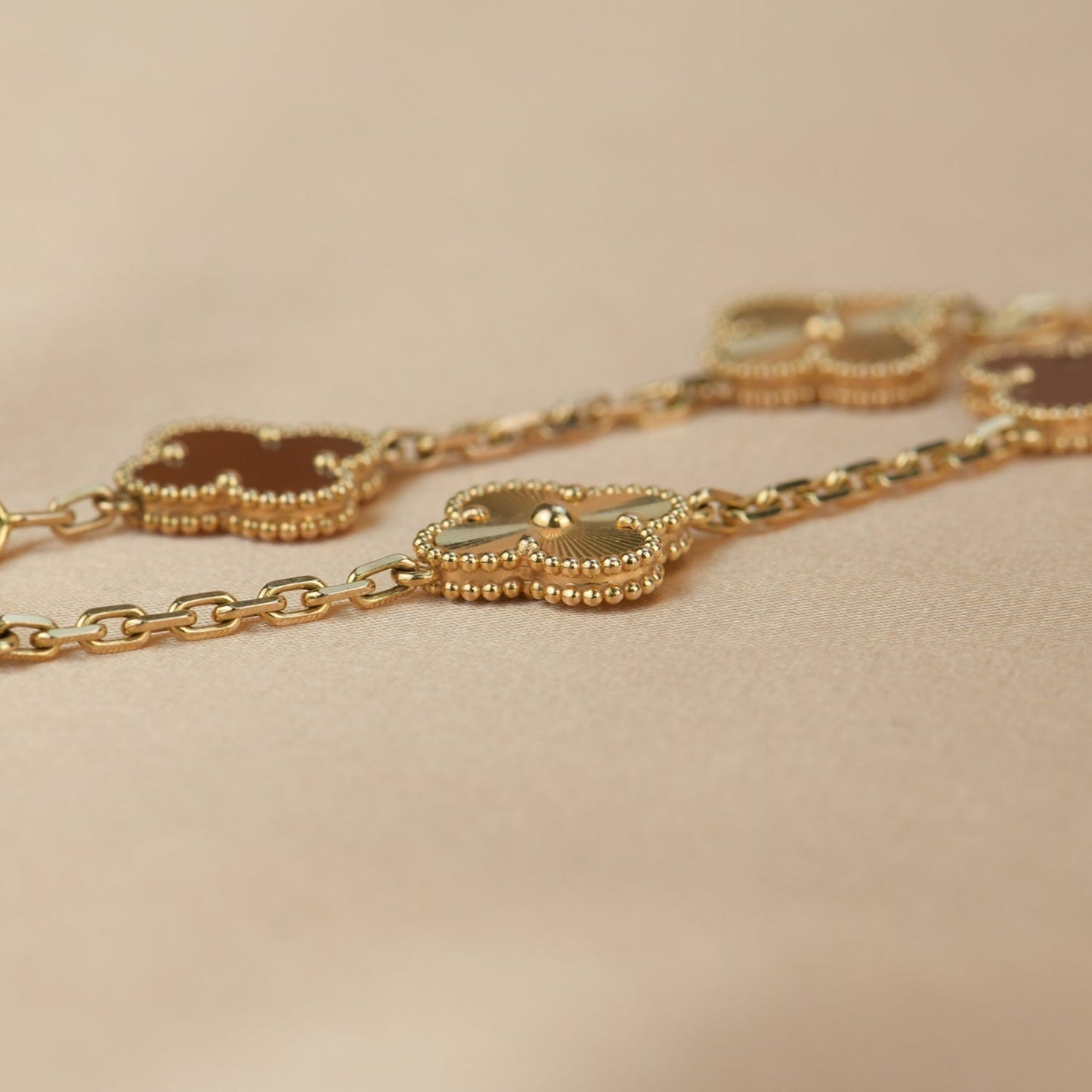 [Vellora Opalyn]CLOVER  5 MOTIFS CARNELIAN GOLD BRACELET
