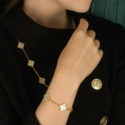 [Vellora Opalyn]CLOVER  5 MOTIF WHITE MOP BRACELET