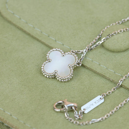 [Vellora Opalyn]CLOVER  15MM WHITE MOTHER-OF-PEARL SILVER