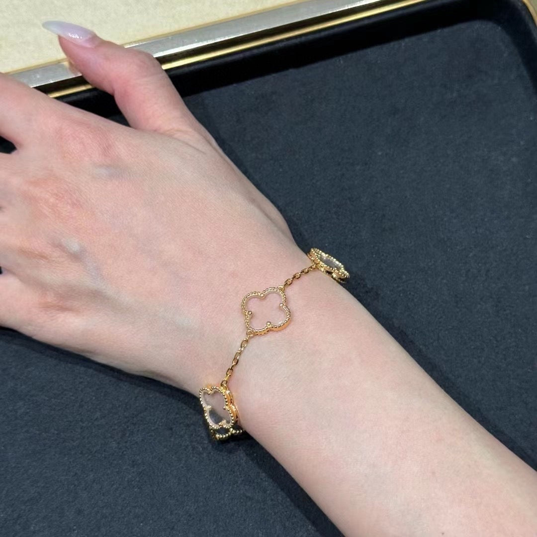 [Vellora Opalyn]CLOVER 5 MOTIF ROCK CRYSTAL PINK GOLD BRACELET