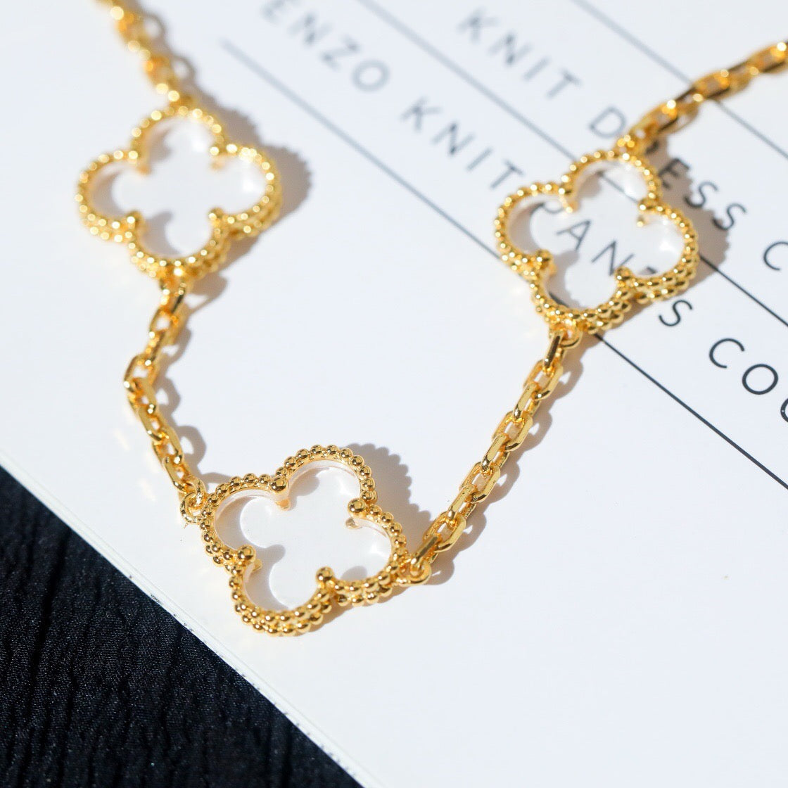 [Vellora Opalyn]CLOVER 5 MOTIF ROCK CRYSTAL PINK GOLD BRACELET