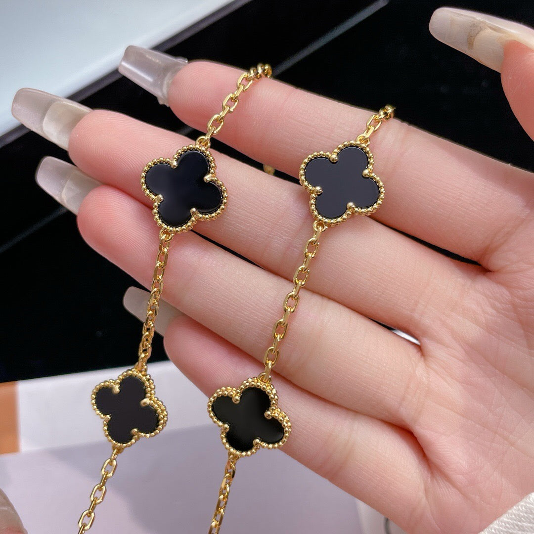 [Vellora Opalyn]CLOVER 10 MOTIFS ONYX NECKLACE