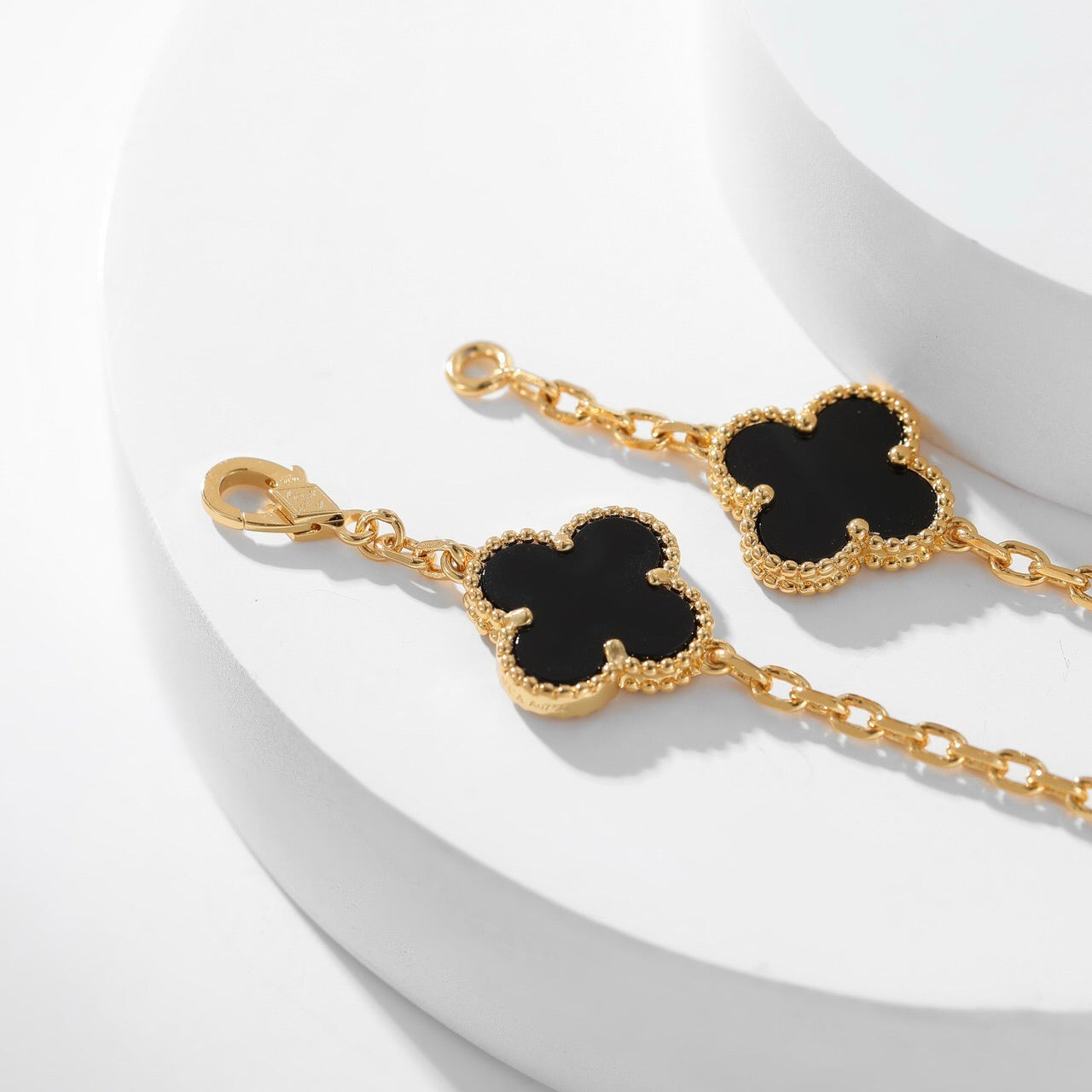 [Vellora Opalyn]CLOVER 10 MOTIFS ONYX NECKLACE