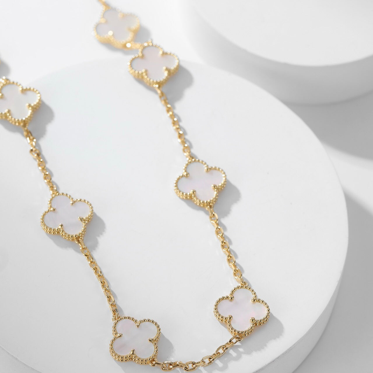 [Vellora Opalyn]CLOVER 10 MOTIFS WHITE MOTHER OF PEARL NECKLACE