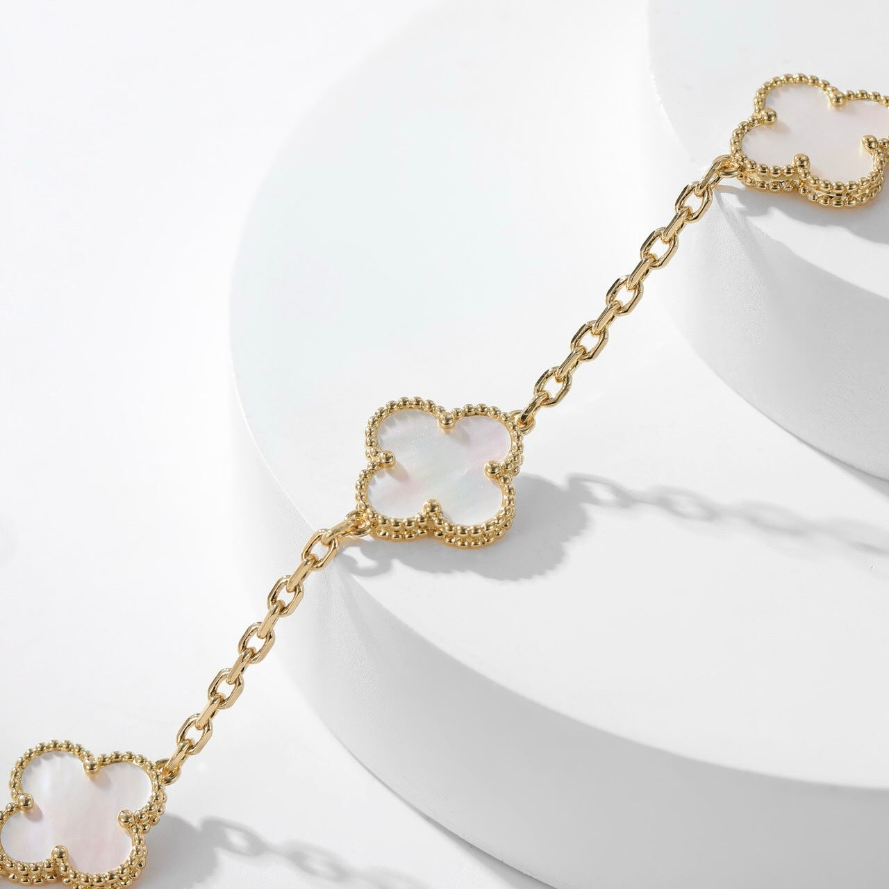 [Vellora Opalyn]CLOVER 10 MOTIFS WHITE MOTHER OF PEARL NECKLACE