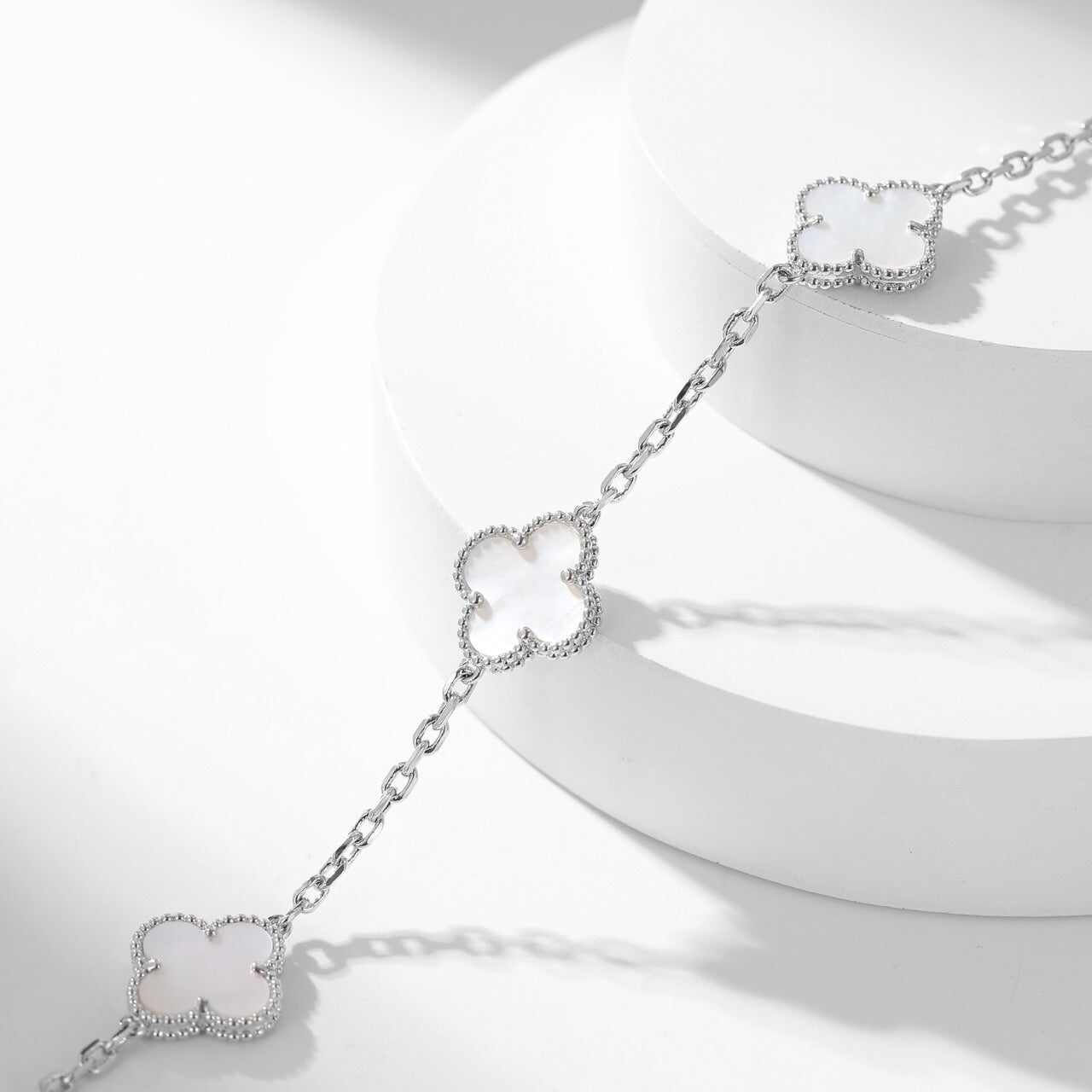 [Vellora Opalyn]CLOVER 10 MOTIFS WHITE MOTHER OF PEARL NECKLACE