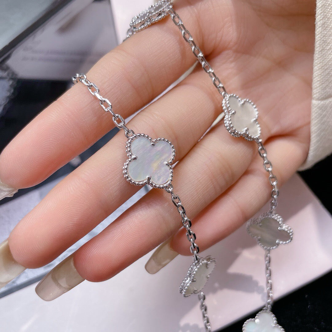 [Vellora Opalyn]CLOVER 10 MOTIFS WHITE MOTHER OF PEARL NECKLACE