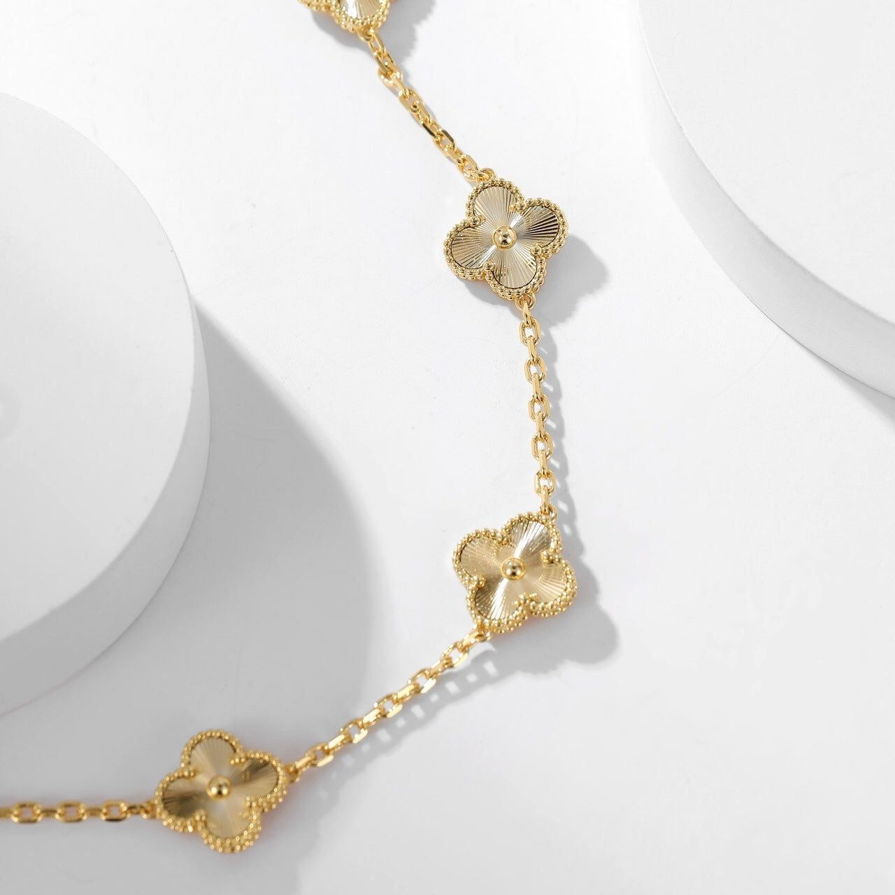 [Vellora Opalyn] CLOVER 10 MOTIFS LASER NECKLACE