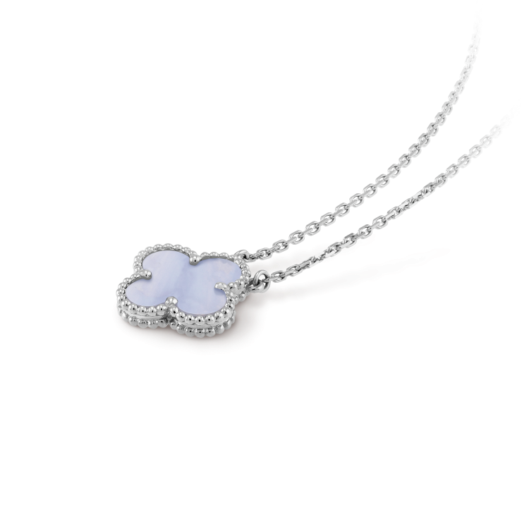 [Vellora Opalyn]CLOVER 15MM BLUE CHALCEDONY NECKLACE SILVER