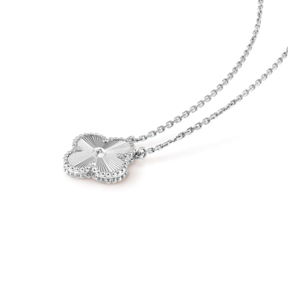 [Vellora Opalyn]CLOVER 15MM LASER NECKLACE SILVER