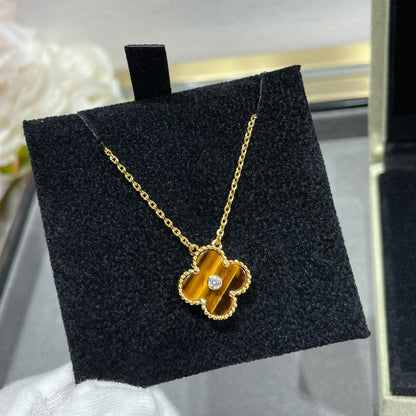[Vellora Opalyn]CLOVER 15MM DIAMOND AND YELLOW TIGER'S EYE AGATE necklace