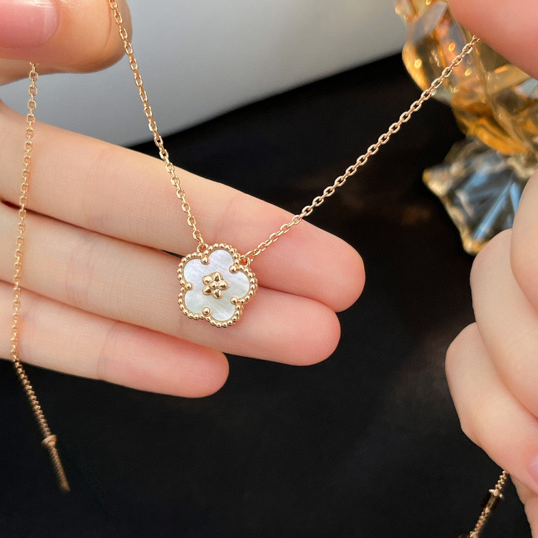 [Vellora Opalyn]LUCKY  WHITE MOP  PLUM BLOSSOM NECKLACE