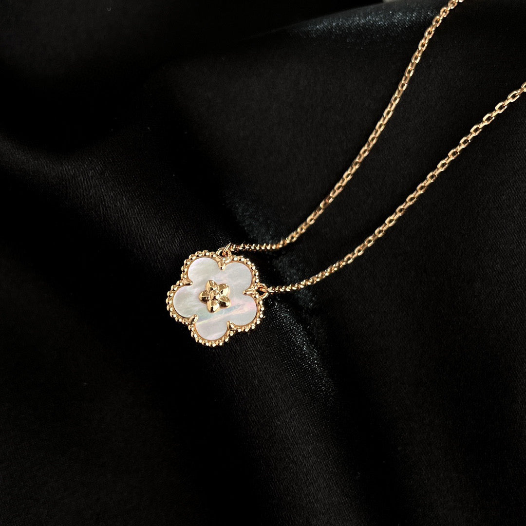 [Vellora Opalyn]LUCKY  WHITE MOP  PLUM BLOSSOM NECKLACE