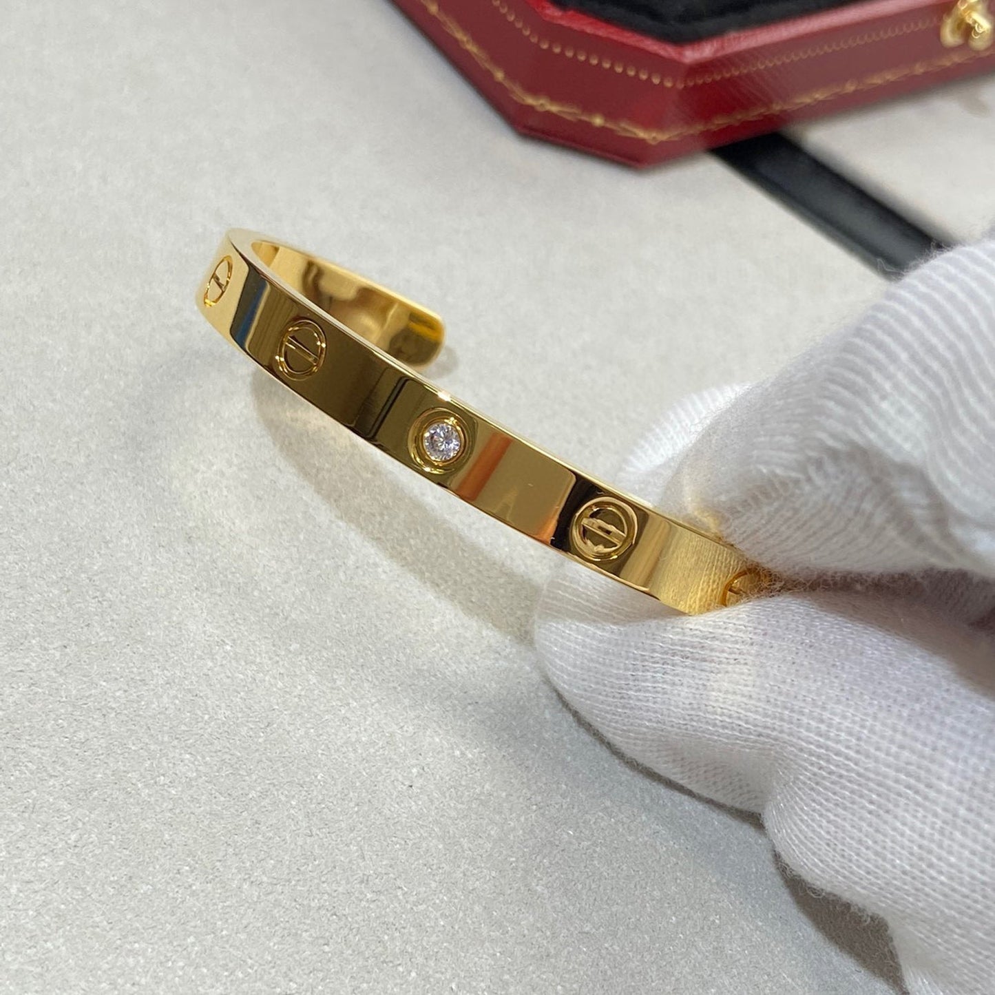 [Vellora Opalyn]LOVE BRACELET 6.1MM 1 DIAMOND OPEN CUFF