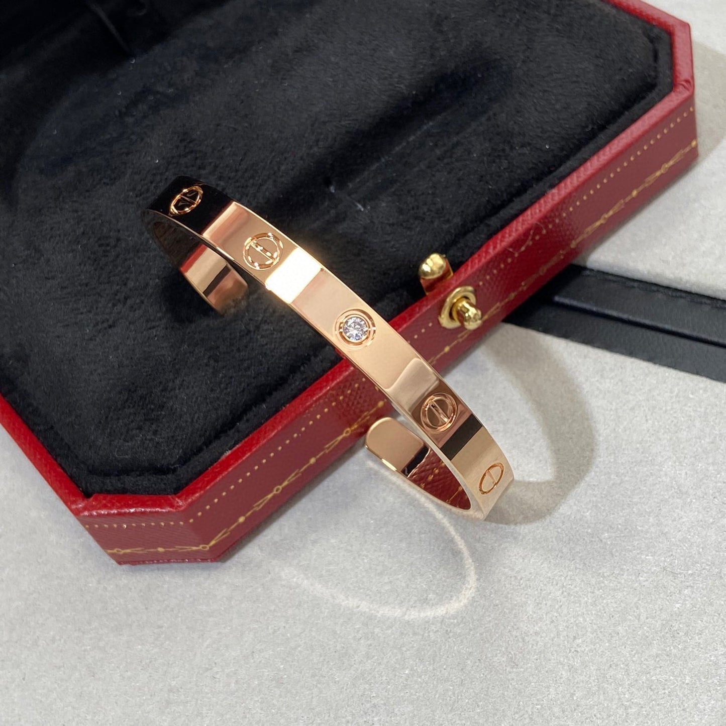 [Vellora Opalyn]LOVE BRACELET 6.1MM 1 DIAMOND OPEN CUFF