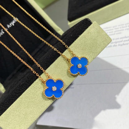 [Vellora Opalyn]CLOVER 15MM DIAMOND AND BLUE AGATE NECKLACE