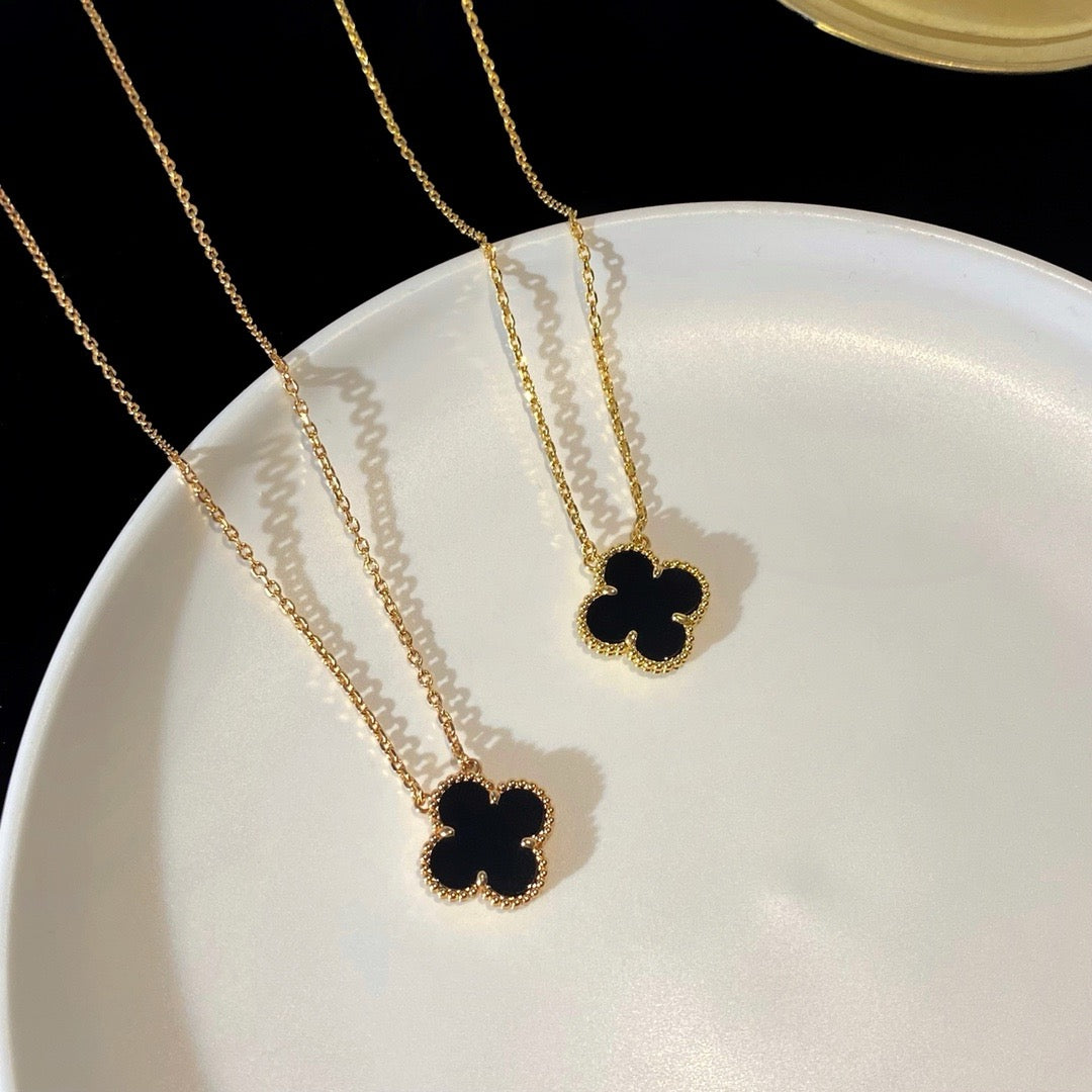 [Vellora Opalyn]CLOVER 15MM BLACK ONYX SINGLE FLOWER NECKLACE