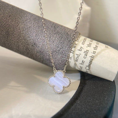 [Vellora Opalyn]CLOVER 15MM BLUE CHALCEDONY NECKLACE SILVER