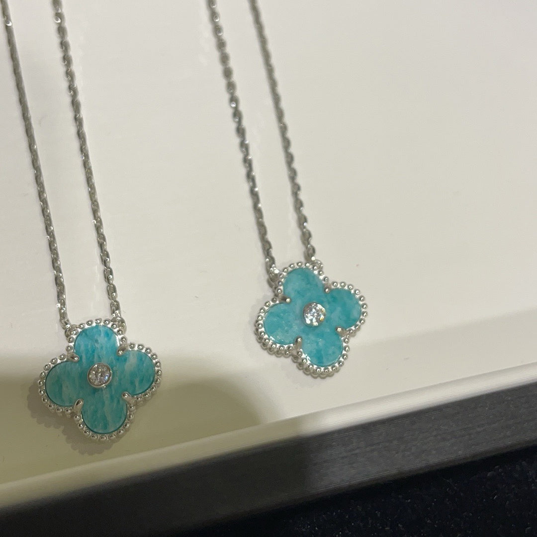 [Vellora Opalyn]CLOVER 15MM DIAMOND SVRES PORCELAIN  NECKLACE SILVER