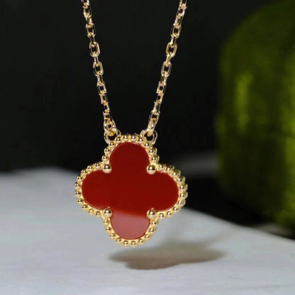 [Vellora Opalyn]CLOVER 15MM CARNELIAN SINGLE FLOWER NECKLACE