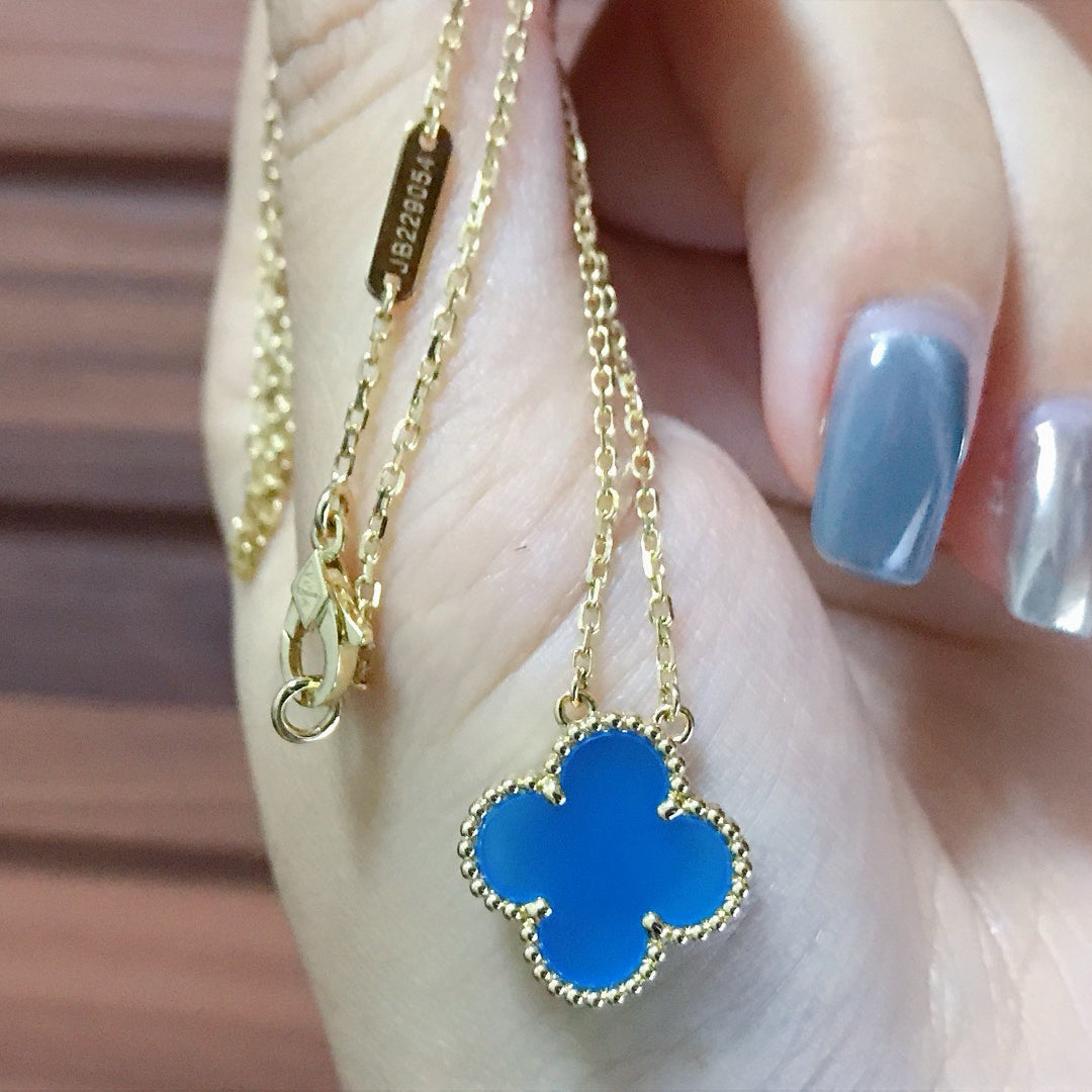 [Vellora Opalyn]CLOVER 15MM BLUE AGATE NECKLACE