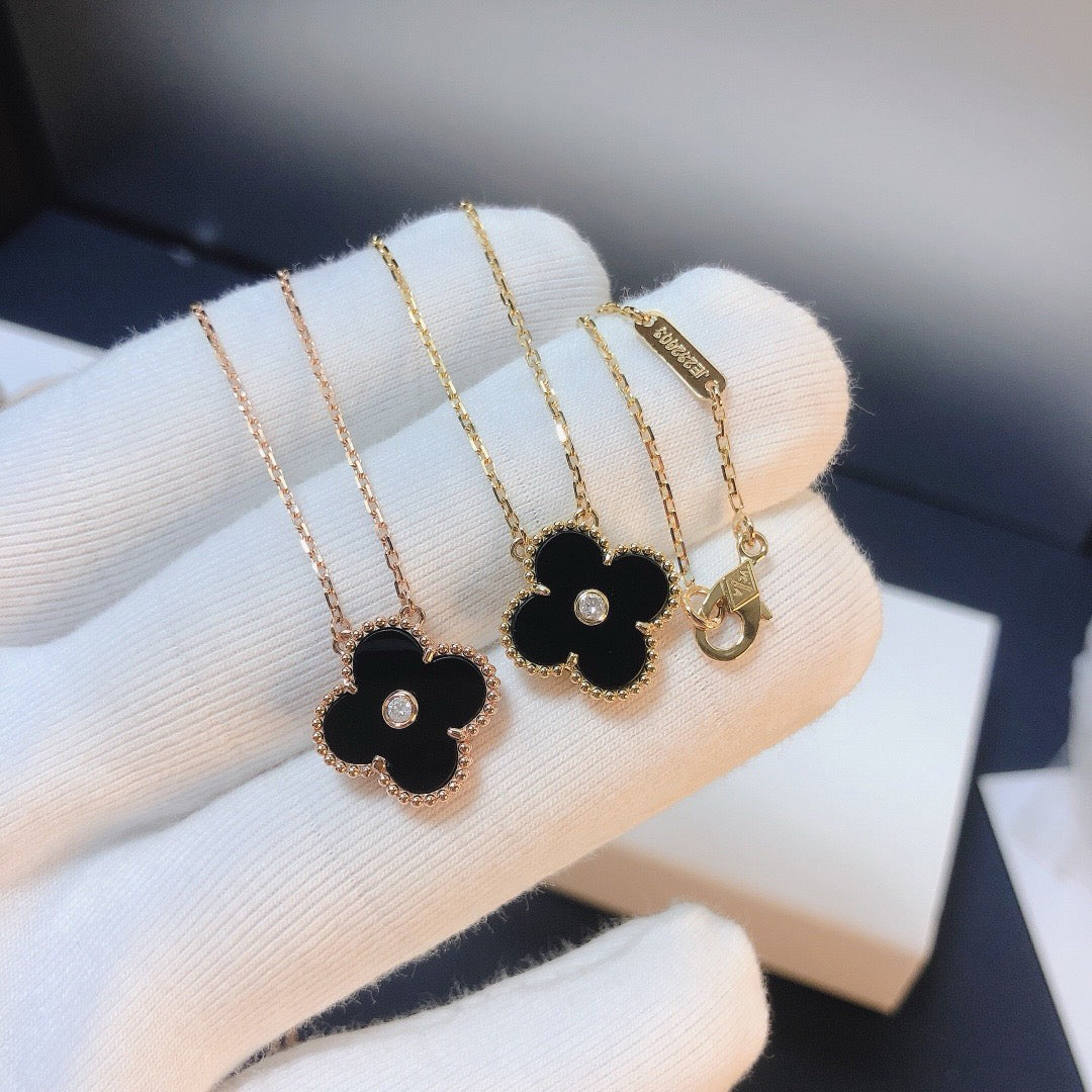 [Vellora Opalyn]CLOVER 15MM DIAMOND ONYX NECKLACE