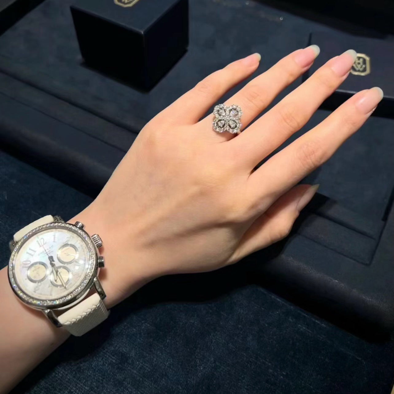 [Vellora Opalyn]LOOP RING FULL MOTIF DIAMOND 16MM SILVE