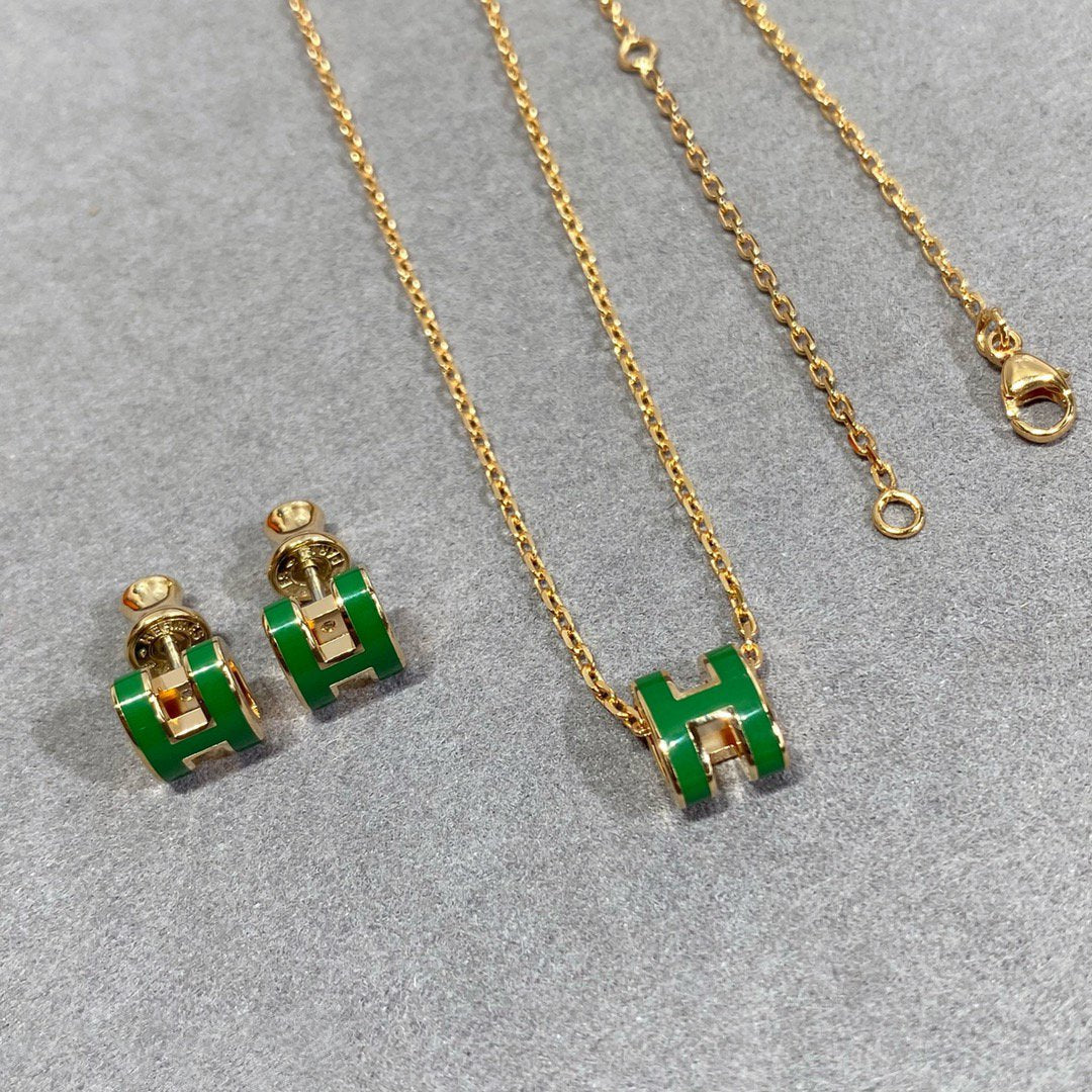 [Vellora Opalyn]POP H GREEN NECKLACE SILVER AND GOLD