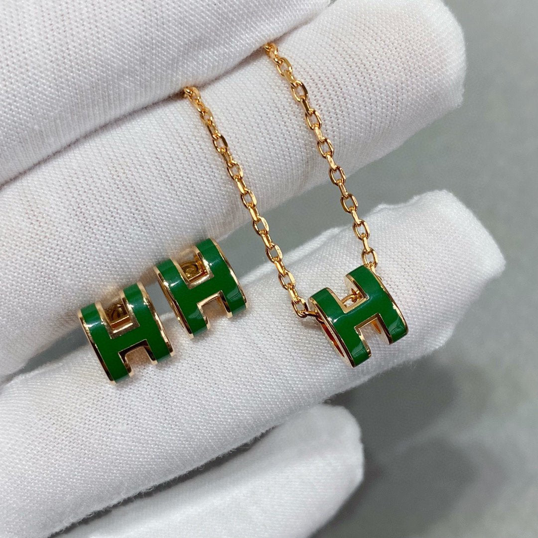 [Vellora Opalyn]POP H GREEN NECKLACE SILVER AND GOLD