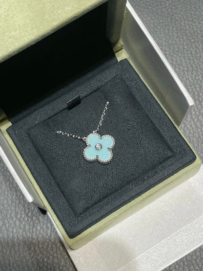 [Vellora Opalyn]CLOVER 1 DIAMOND LIGHT BLUE SILVER NECKLACE