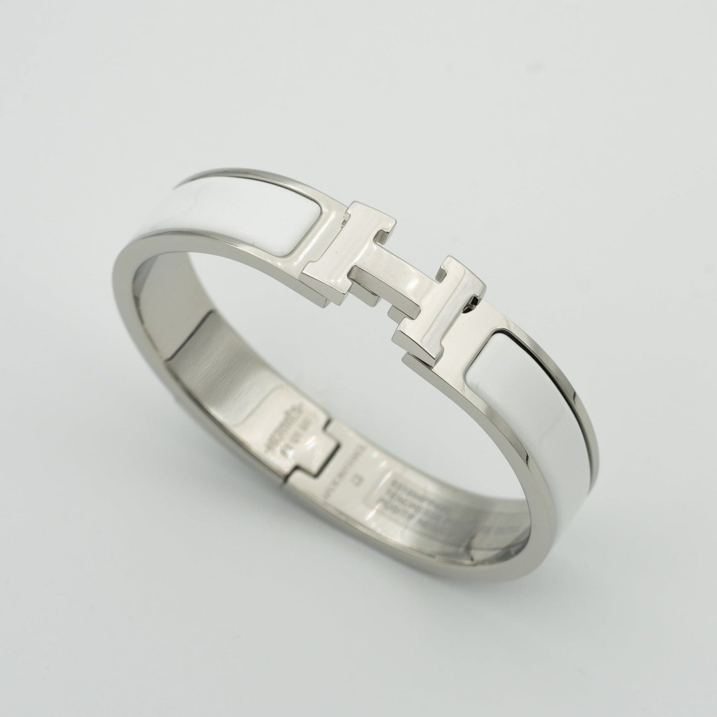 [Vellora Opalyn]H WHITE BRACELET
