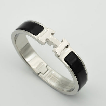 [Vellora Opalyn]H BLACK BRACELET