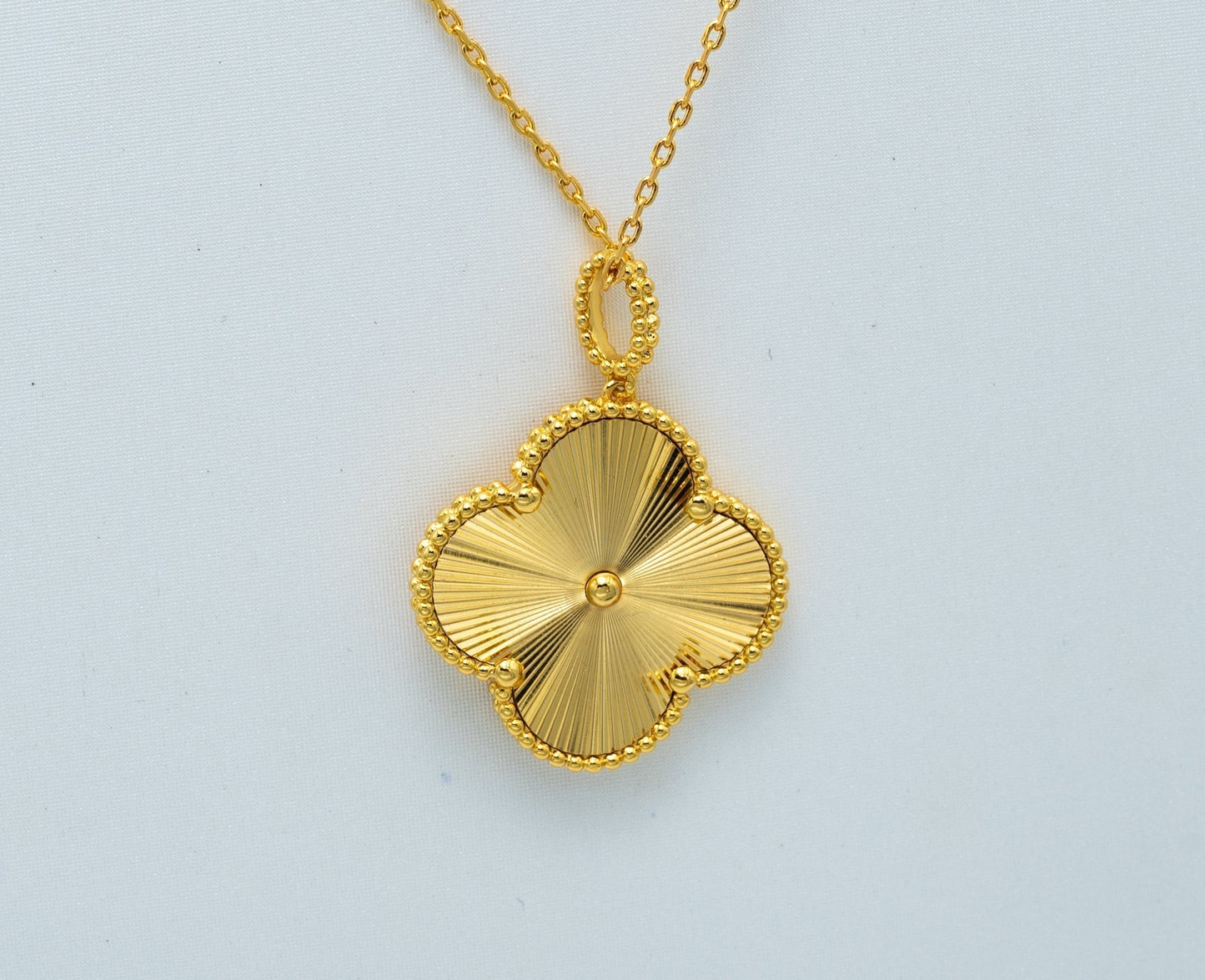 [Vellora Opalyn]CLOVER 25MM PEDANT NECKLACE GOLD
