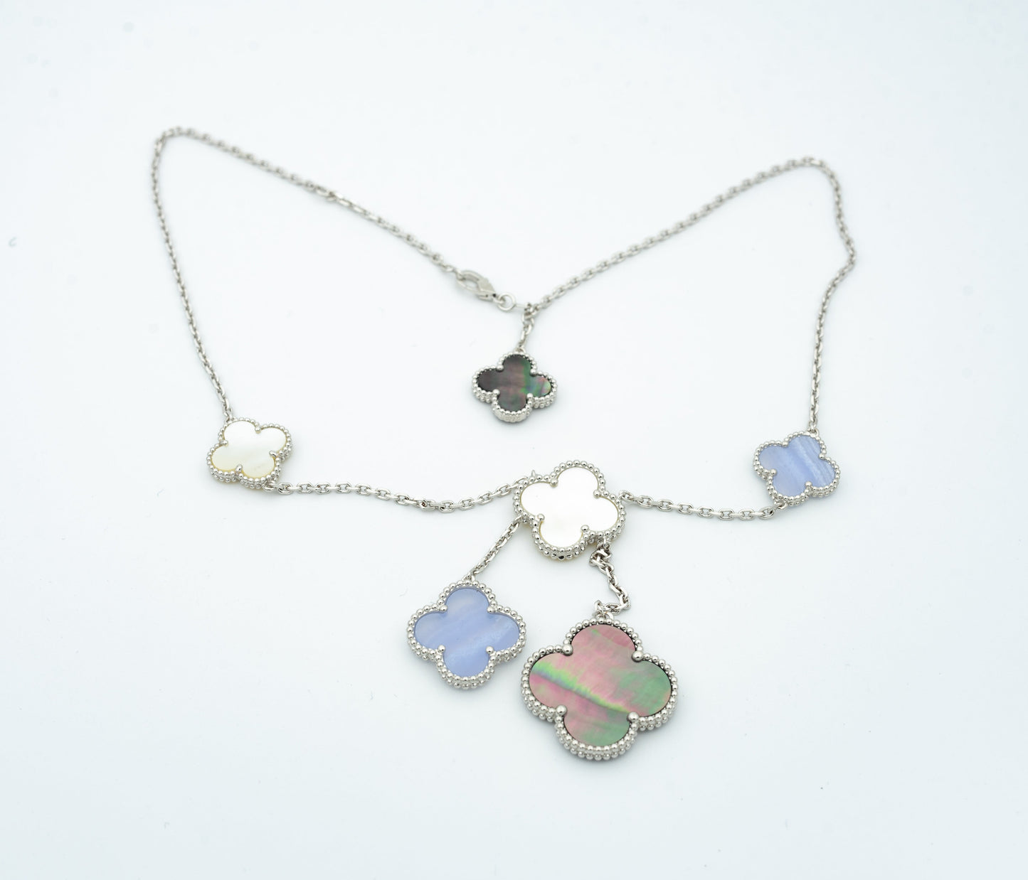 [Vellora Opalyn]CLOVER MOP CHALCEDONY NECKLACE SILVER 6 MOTIF