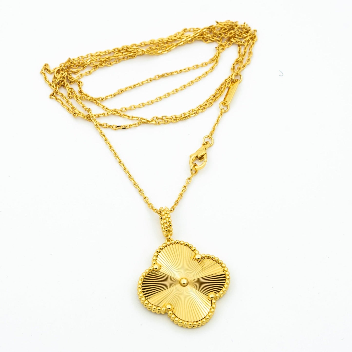 [Vellora Opalyn]CLOVER 25MM PEDANT NECKLACE GOLD