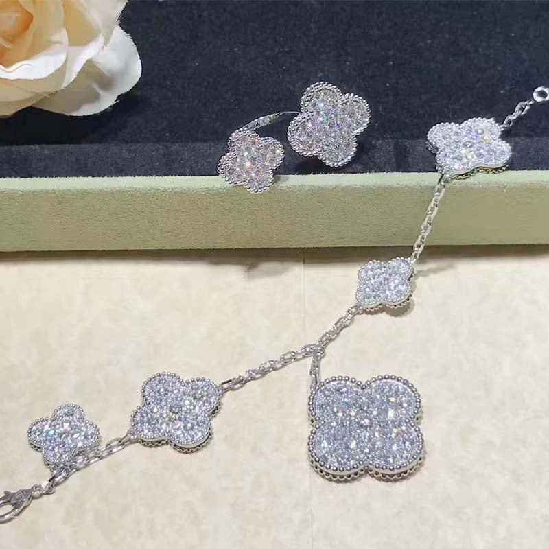 [Vellora Opalyn]CLOVER 6 MOTIFS SILVER DIAMOND BRACELET